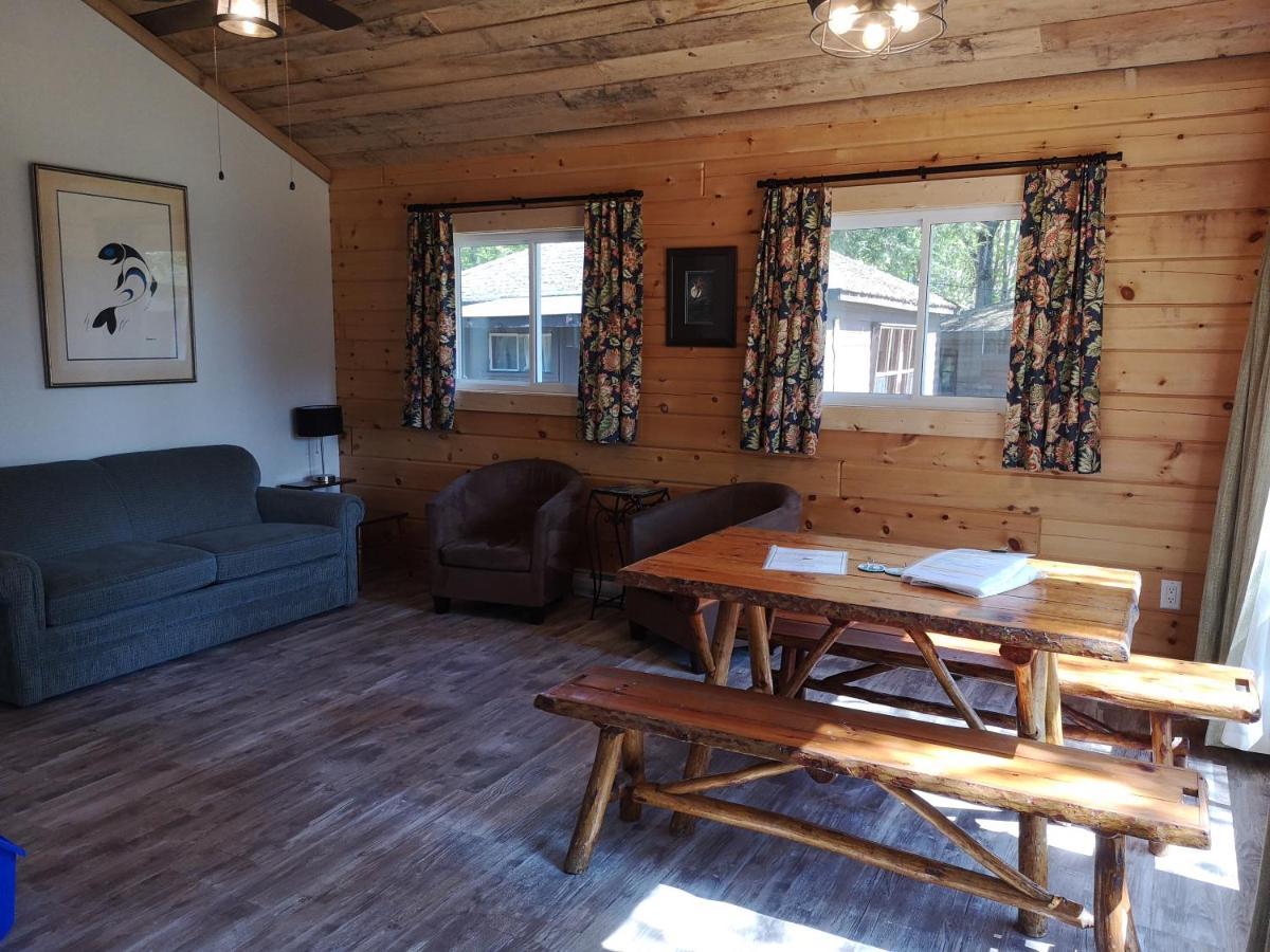 The Pines Cottage Resort Oxtongue Lake Экстерьер фото