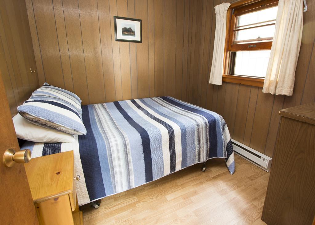 The Pines Cottage Resort Oxtongue Lake Экстерьер фото