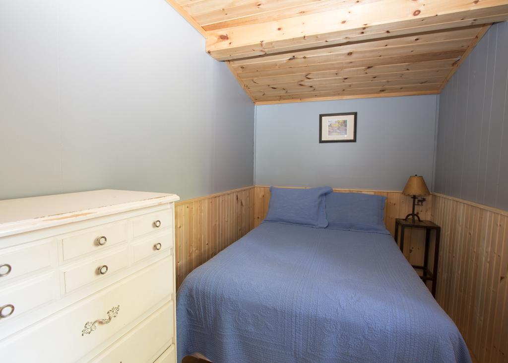 The Pines Cottage Resort Oxtongue Lake Экстерьер фото