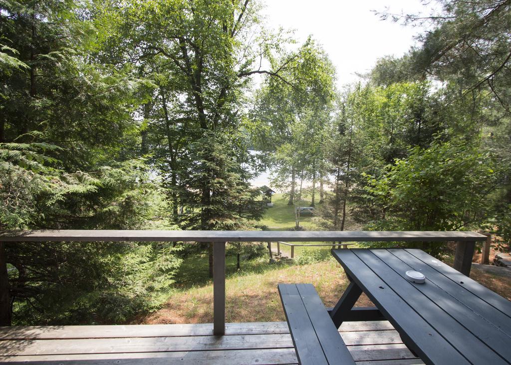The Pines Cottage Resort Oxtongue Lake Экстерьер фото