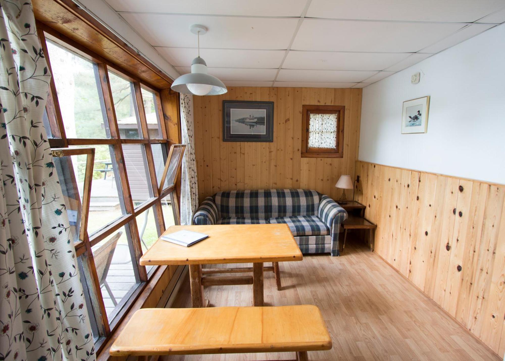 The Pines Cottage Resort Oxtongue Lake Экстерьер фото