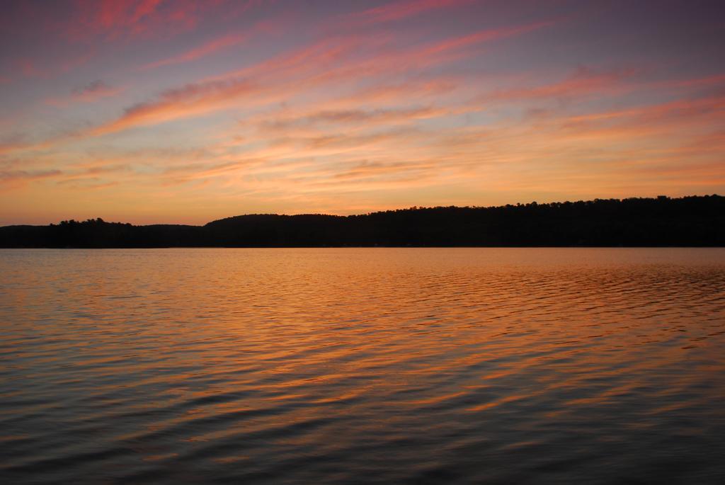 The Pines Cottage Resort Oxtongue Lake Экстерьер фото