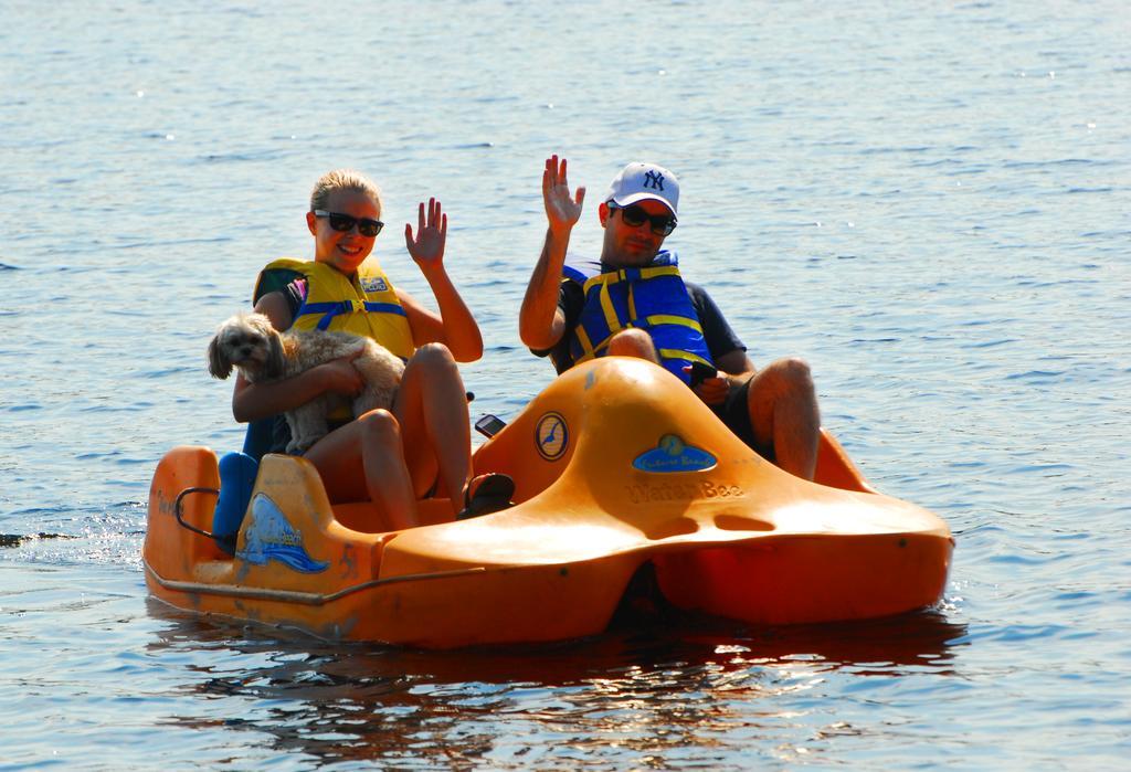 The Pines Cottage Resort Oxtongue Lake Экстерьер фото