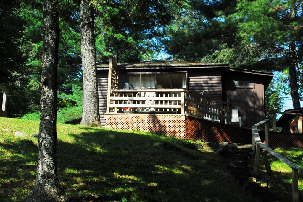 The Pines Cottage Resort Oxtongue Lake Экстерьер фото