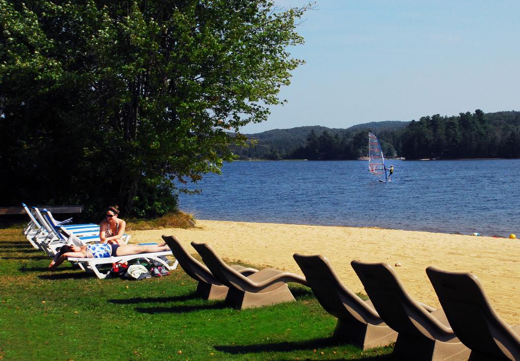 The Pines Cottage Resort Oxtongue Lake Экстерьер фото